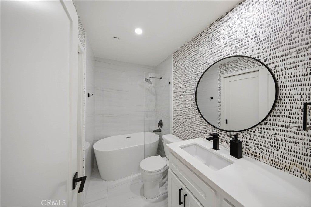 25 Canyon Island, Newport Beach CA 92660 - Photo 8
