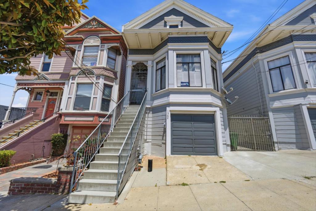 1560 Jerrold Avenue