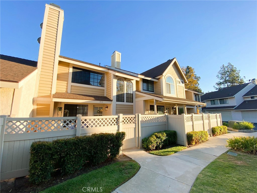 Welcome to this beautifully updated, turnkey Williamsburg two-story townhome located in the highly desirable Charter Oak district. Boasting a large master bedroom, good size 2nd bedroom and 2 bathrooms, with numerous modern upgrades throughout:
Remodeled kitchen with new cabinetry, quartz countertops, sink, faucet, lighting, quartz breakfast bar and brand-new appliances.
Bathrooms fully updated with new cabinets, quartz countertops, sinks, faucets, lighting, mirrors, toilets, and a beautifully retiled tub/shower.
Bedrooms feature new carpet, large-mirrored closets, and ceiling fanlights.
Fresh interior paint and new vinyl flooring throughout the lower level.
Cozy brick gas/wood fireplace in the living room.
Attached two-car garage with convenient rear parking access.
New air conditioning condenser for year-round comfort.
Community Features:
Residents enjoy access to a sparkling pool and spa, serene waterfalls, and beautifully landscaped walking pathways in a park-like setting.
Location:
Close to I-10, I-210, and Covina Metrolink for easy commuting. Nearby parks, shopping, dining, and the top-rated Charter Oak Unified School District complete the appeal of this exceptional home. Pets welcome.