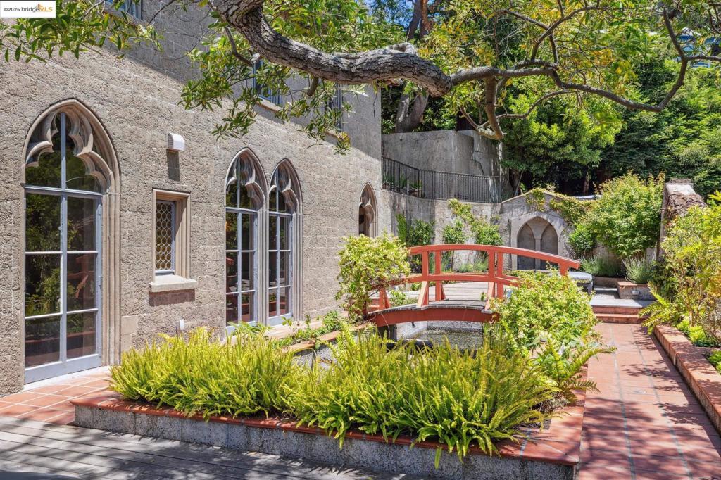 BERKELEY HILLS - Residential