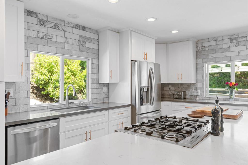 2528 Windmill View Road
