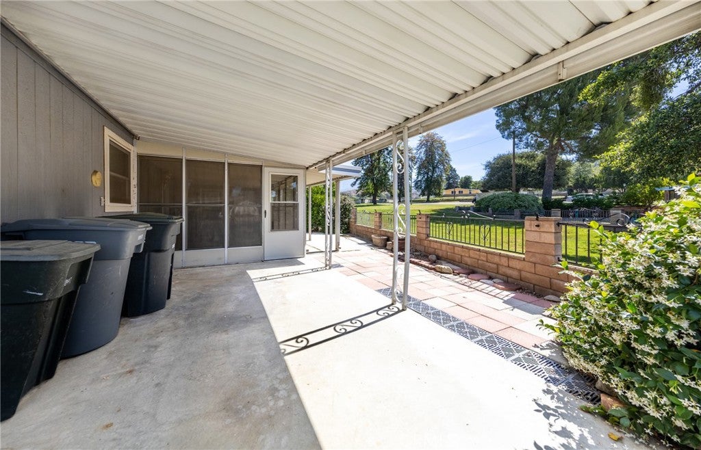 9401 Sharondale