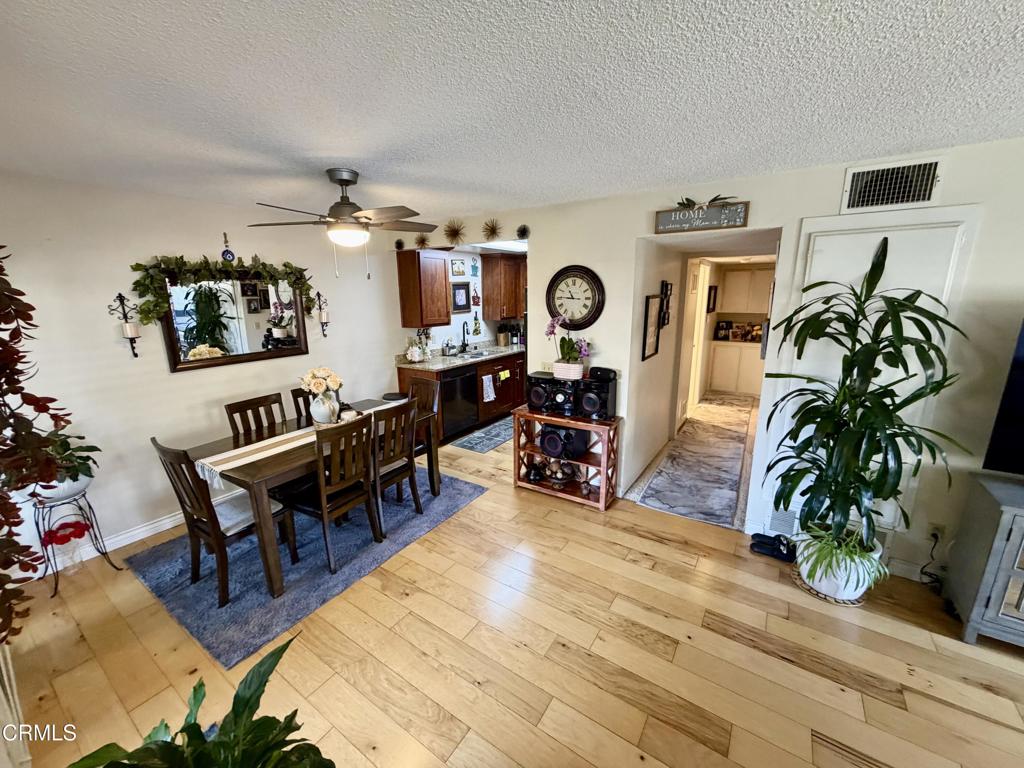1340 E Hillcrest Drive 10