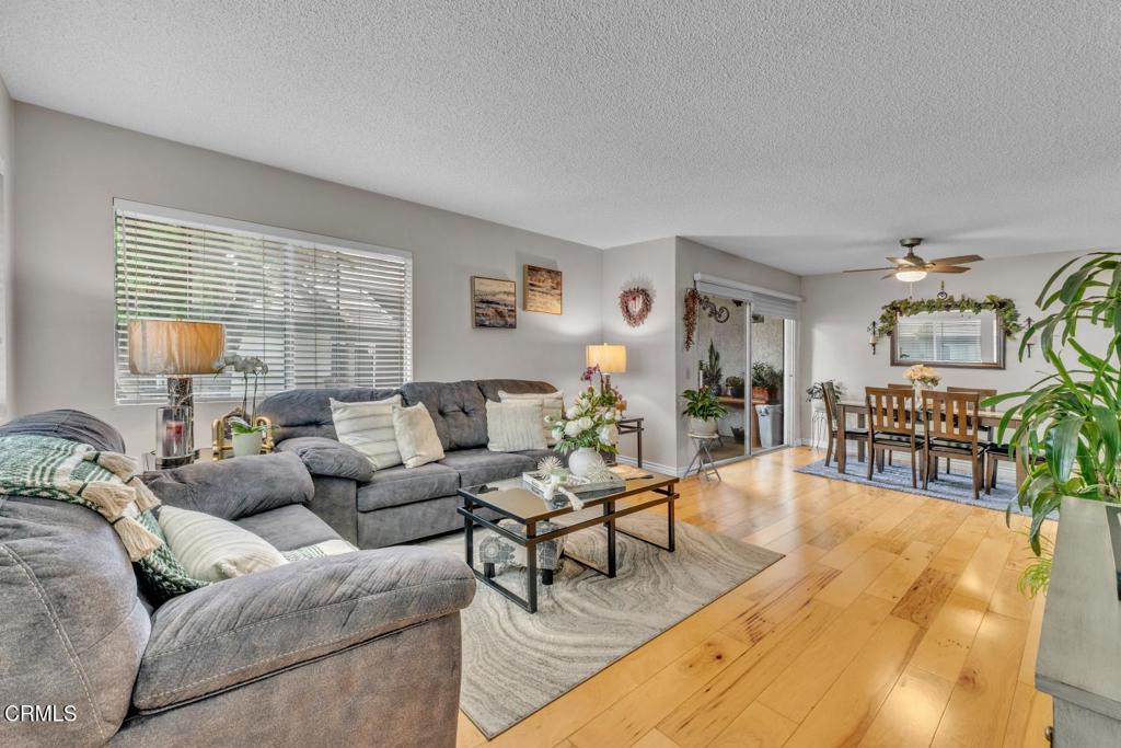 1340 E Hillcrest Drive 10