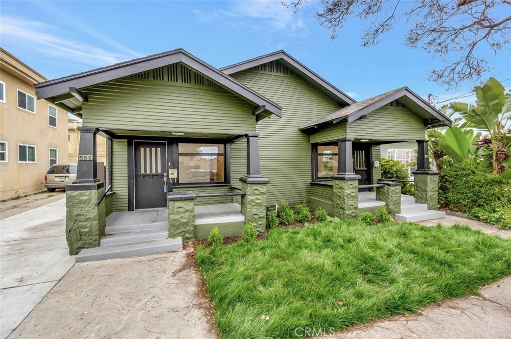 Gorgeous, Remodeled 2bed, 1 bath home in sought-after Plaza neighborhood of San Pedro. This beautiful craftsman architecture, offering a unique blend of timeless elegance and modern convenience. Meticulously remodeled, light, & spacious. Designed to provide a comfortable and stylish living experience. Step inside and be greeted by the sleek and modern white shaker kitchen cabinets, perfectly complemented by under-mounted sinks and top-of-the-line stainless steel appliances. The kitchen is a chef's dream, providing ample space for culinary creations and entertaining guests. Convenience is key with in-unit laundry facilities, ensuring ease and efficiency in everyday living. The thoughtfully designed floor plan offer plenty of natural light, creating an inviting atmosphere throughout. This duplex unit also offers practicality with a 1 car garage space, allowing for easy access and secure parking. The long driveway with new concrete provides additional parking space for residents and guests alike. Outside, the property presents a well-manicured lawn, enhancing its curb appeal and providing a pleasant outdoor space for relaxation and recreation. Nestled in The Plaza neighborhood which offers a vibrant community with a variety of amenities, including shopping centers, restaurants, parks, and more. Nearby schools and easy access to major transportation routes. Mind-blowing West Harbor project being built nearby with a massive $500 million private development replacing the famous but dated Ports O’Call with 42-acres of retail and 5 times the outdoor space of the Grove. Welcome home!