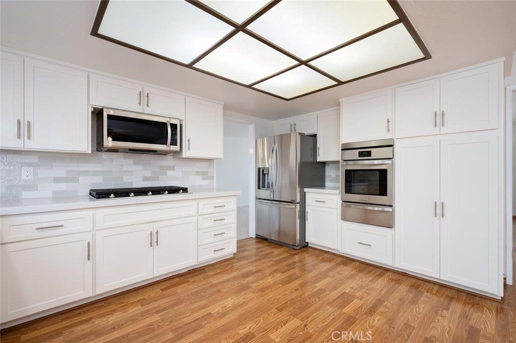 9532 Caithness, Huntington Beach CA 92646 - Photo 8