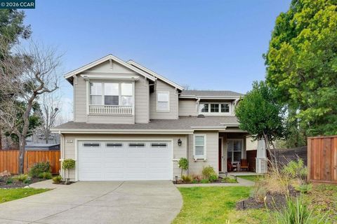 Photo of 942 Monet Cir Cir, Walnut Creek, CA 94597 (MLS # 41122735)