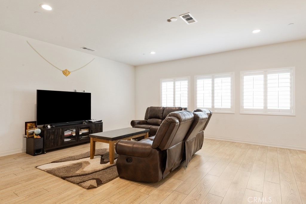 5242 Hayes Court