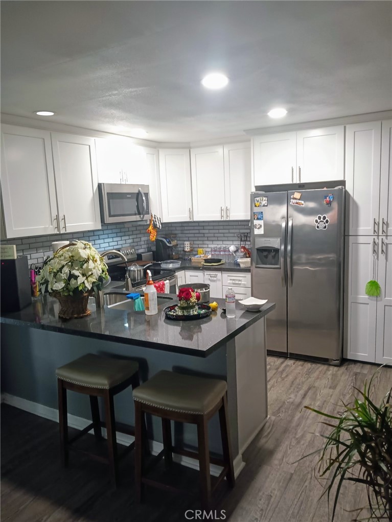 Welcome to this charming upper-level condo in the highly desirable Diamond Bar community. This 2-bedroom, 1-bathroom home features an open floor plan with a bright living area, a private balcony, and a remodeled kitchen with granite countertops. The community offers a sparkling pool, spa, clubhouse, and lush greenbelts for residents to enjoy. Conveniently located near shopping, dining, schools, and easy access to the 57 and 60 freeways.