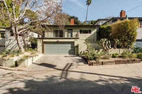 Photo of 2042 Sanborn Avenue, Los Angeles, CA 90027 (MLS # 26644845)