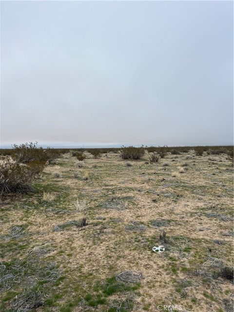 Photo of 0 Old Woman Spring, Lucerne Valley, CA 92356 (MLS # IV25281945)