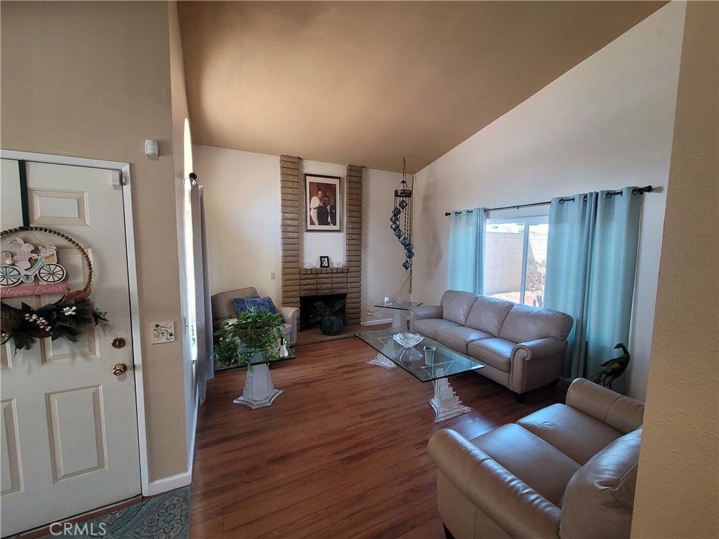 14245 Travers