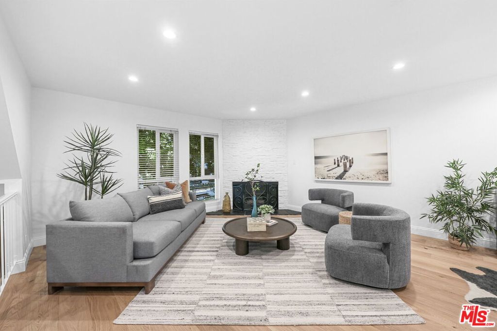 Photo of 2844 Avenel Street, Los Angeles, CA 90039 (MLS # 26965241)