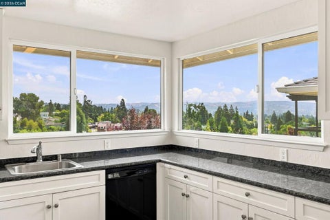 Photo of 18490 Carlwyn Dr DR, Castro Valley, CA 94546 (MLS # 41144742)