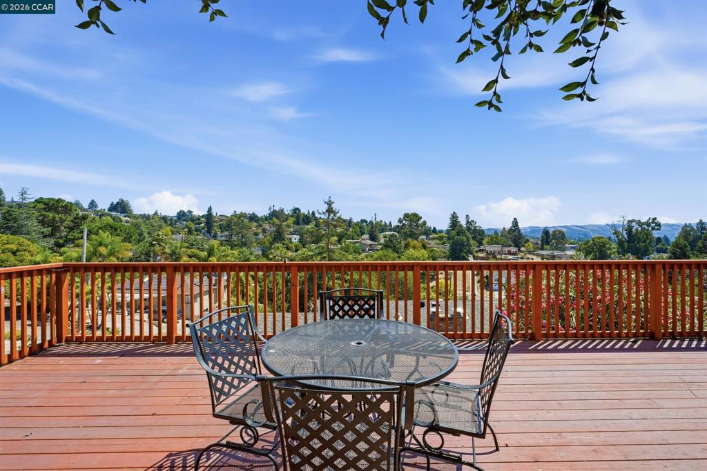 18490 Carlwyn Dr DR, Castro Valley CA 94546