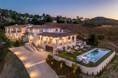 Photo of 23614 Dry Canyon Cold Creek Rd, Calabasas, CA 91302 (MLS # SR26036651)
