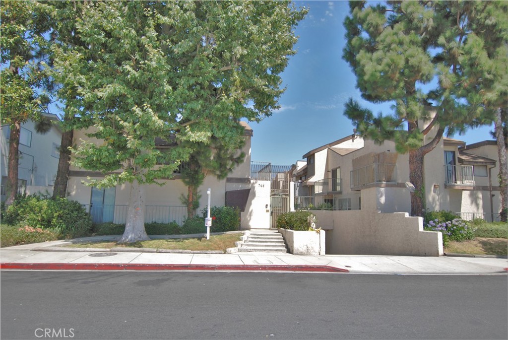 This lovely 2 bedroom, 2 bathroom, open plan two level condo – with a private deck off the master bedroom- was completely remodeled in 2019. The improvements included wood/laminated flooring throughout; cabinets, quartz countertops, backsplash, dishwasher in the kitchen; light fixtures throughout; vanities with quartz countertops in both bathrooms, mirrors, light fixtures, toilets, bathtubs, wall tile, and shower doors. On the first level is the living room, kitchen, bedroom, bathroom and new washer/dryer. The living room has an angled ceiling that slopes up towards the second level bedroom loft, creating a great sense of space. The loft bedroom has a main bathroom, a walk-in closet, and a door which opens up to its own private patio. There are two tandem parking spaces in the secured, communal subterranean garage. Close to freeways and the Forum. Tenants must have renters' insurance. Showings will begin Friday 27 June. Thank you.