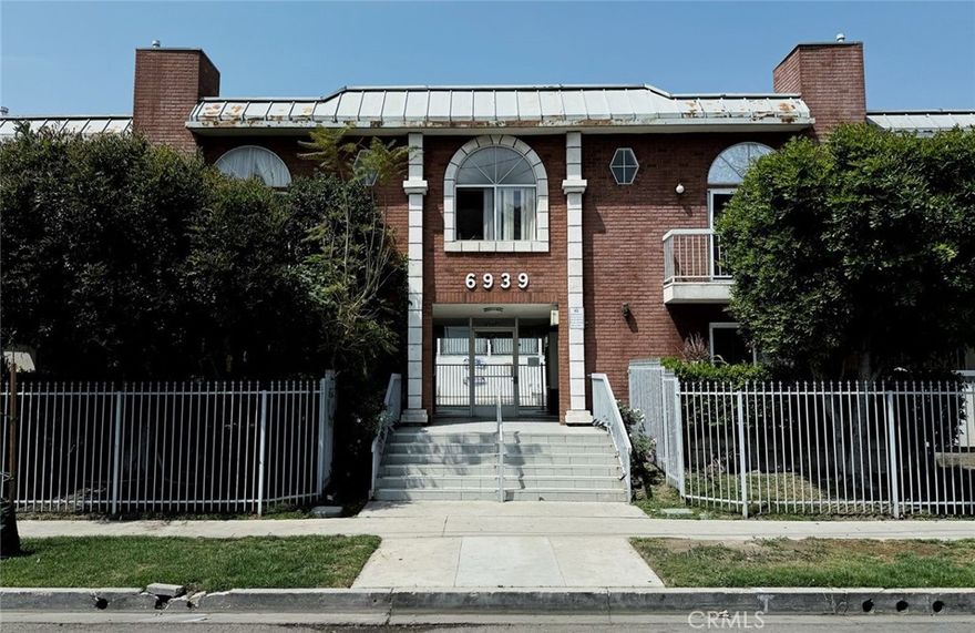 Spacious 2-Bed, 2-Bath Condo Near The Village & Westfield Mall – Move-In Ready!

Welcome to this beautifully updated 927 sq. ft. townhome featuring two master suites, each with its own private bathroom—perfect for roommates or anyone seeking extra comfort and privacy. The modern kitchen has been recently upgraded, offering style and functionality for all your cooking needs. Enjoy the fresh new flooring on the first floor, central A/C and heating, and a cozy fireplace in the living room for those relaxing evenings at home.

Step outside and unwind on two private balconies, ideal for morning coffee or outdoor dining. This home also includes two covered parking spaces for your convenience. Located just minutes from The Village and Westfield Mall, you’ll be close to top shopping, dining, and entertainment options.