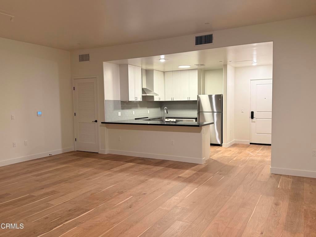 1878 E Walnut Street 201