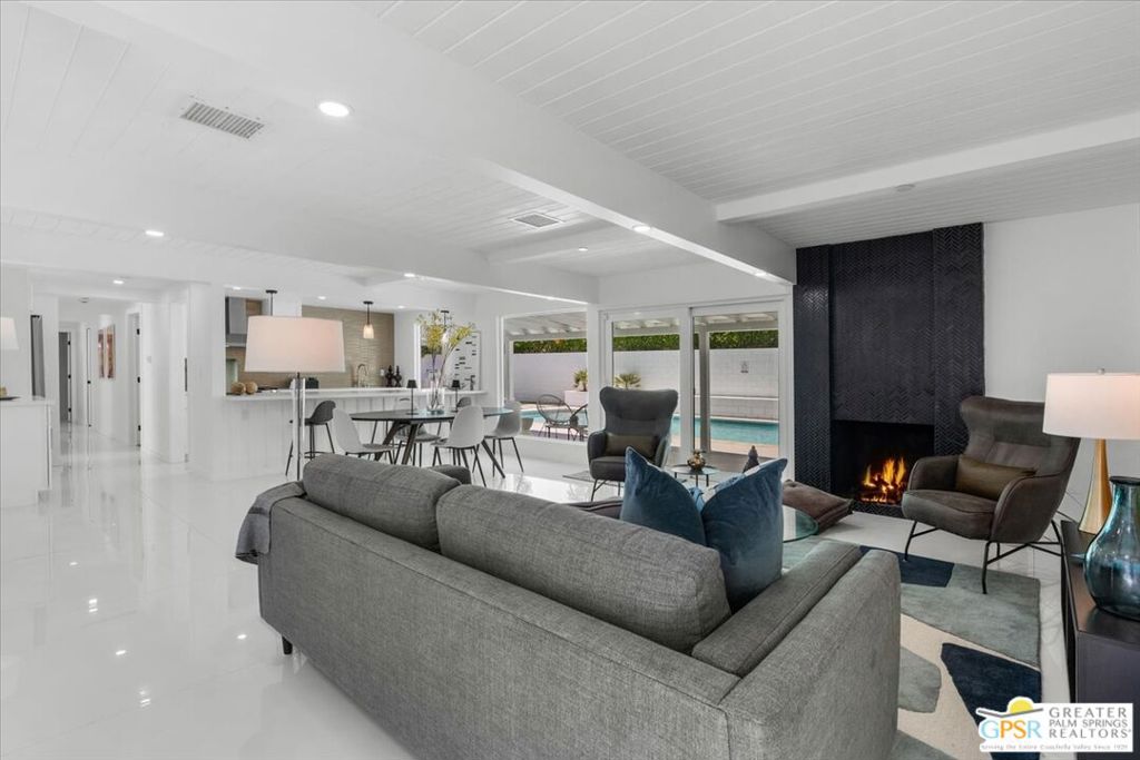 555 S Roxbury Drive