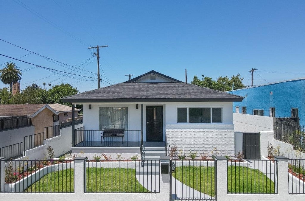1839 W 35th Place