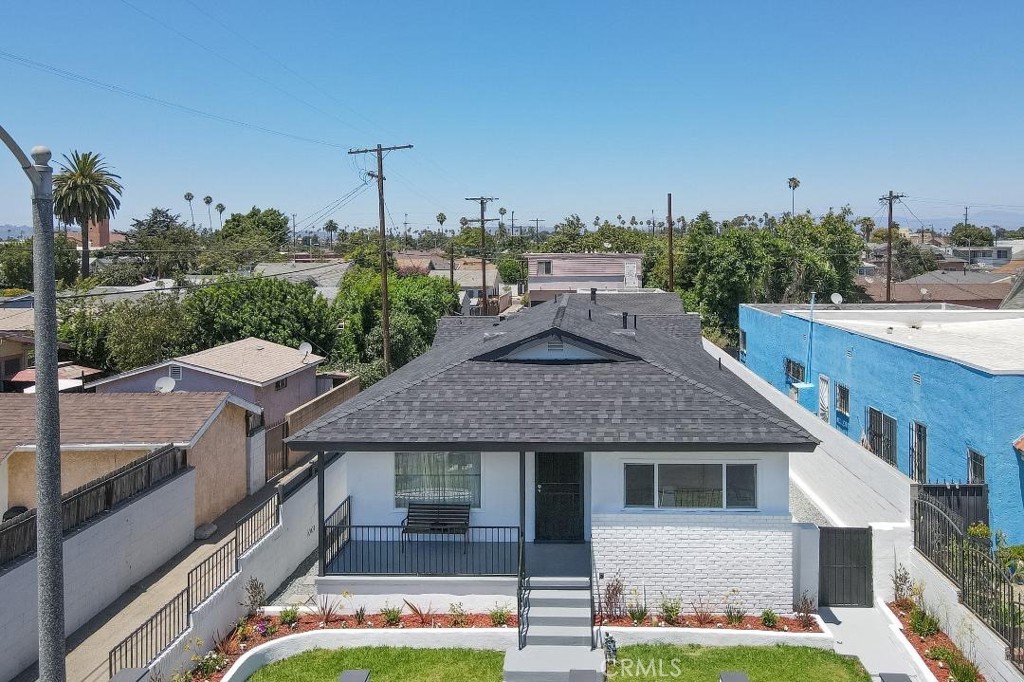 1839 W 35th Place