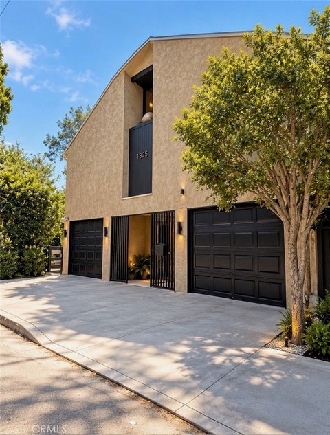 Photo of 1825 N Easterly Terrace, Silver Lake, CA 90026 (MLS # SR26200181)