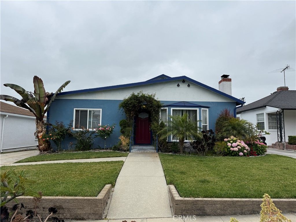Photo of 4440 W 58th Pl, Los Angeles, CA 90043 (MLS # SR25223920)