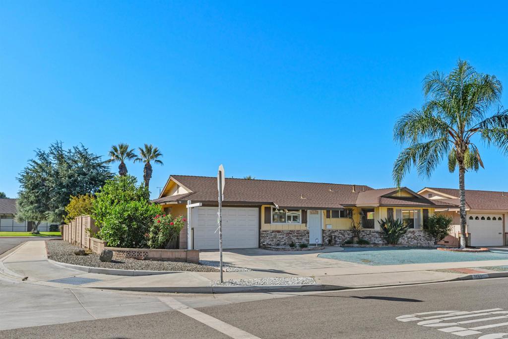 1401 W Mayberry