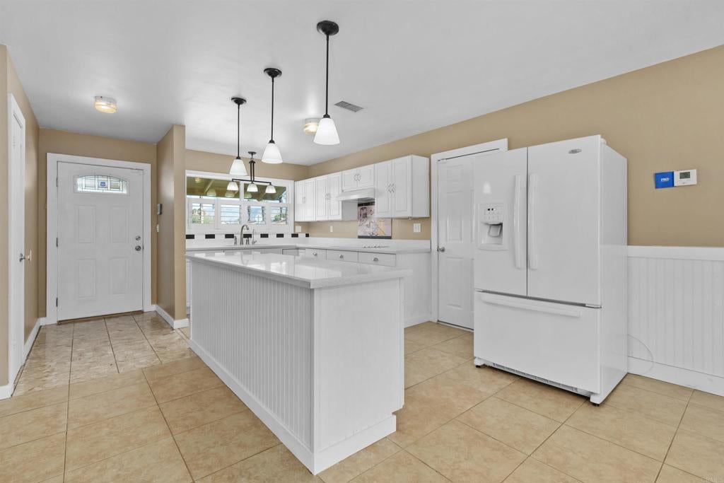 1401 W Mayberry