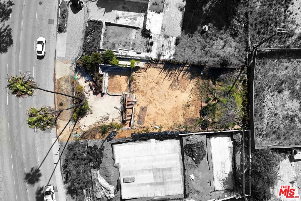 16827 W Sunset Boulevard