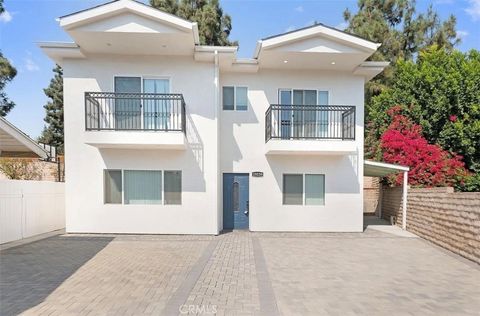 Photo of 19539 Tuba St., Northridge, CA 91324 (MLS # CV26031026)