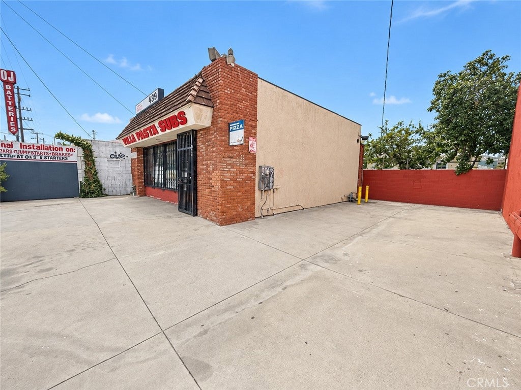 16517 Lakewood