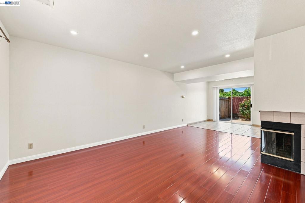 847 W Sunset Blvd B
