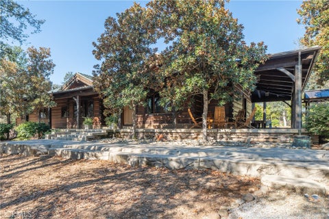 Photo of 15900 El Camino Robles Rd, Redding, CA 96001 (MLS # SN26209085)