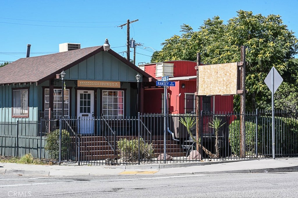 614 W Ramsey Street