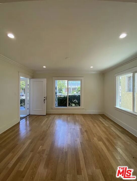 Properties 2 817 N Heliotrope Drive