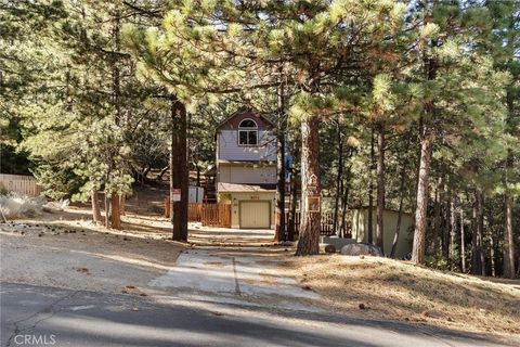 Photo of 1408 Zermatt Drive, Pine Mountain Club, CA 93222 (MLS # SR25263728)