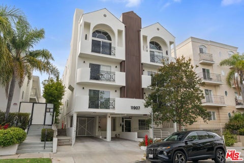 Photo of 11907 Darlington Avenue #101, Los Angeles, CA 90049 (MLS # 26855635)