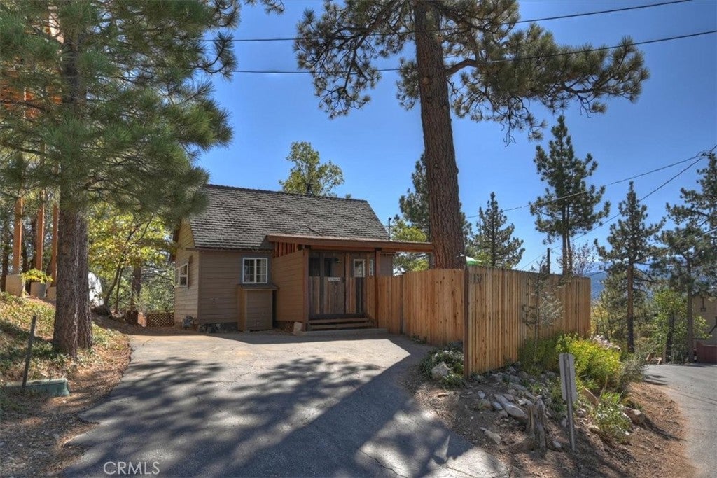 1137 Ridge