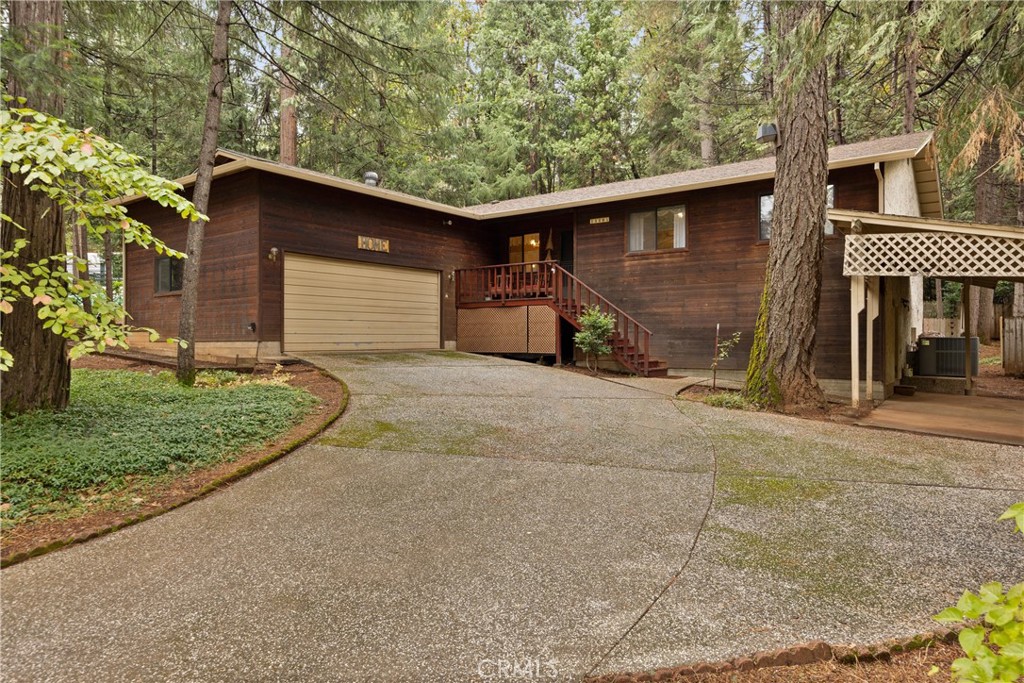 Welcome to this charming mountain home tucked away among the tall trees of Magalia. Featuring 3 bedrooms and 2 bathrooms across 1,400+ sq. ft., this property offers the perfect blend of comfort and tranquility. Inside, you’ll find an inviting open-concept layout with a cozy wood-burning stove, a bright kitchen with plenty of storage, and a dining area that flows naturally into the living room—ideal for gatherings or quiet evenings in. The primary suite includes its own private bath, while two additional bedrooms provide space for family, guests, or a home office.
A convenient garage entry leads directly into the laundry room, making daily living a breeze. Step outside to a peaceful backyard surrounded by nature, perfect for morning coffee, weekend BBQs, or simply unwinding in the fresh mountain air. As part of the Paradise Pines Property Owners Association, you’ll enjoy access to community amenities including a clubhouse, swimming pool, walking trails, line dancing, and bocce ball courts.
Experience the comfort, convenience, and peaceful beauty of mountain living—schedule your private showing today!
