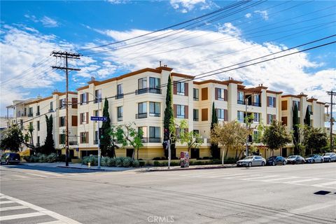 Photo of 6938 Laurel Canyon Blvd #101, North Hollywood, CA 91605 (MLS # GD26058322)