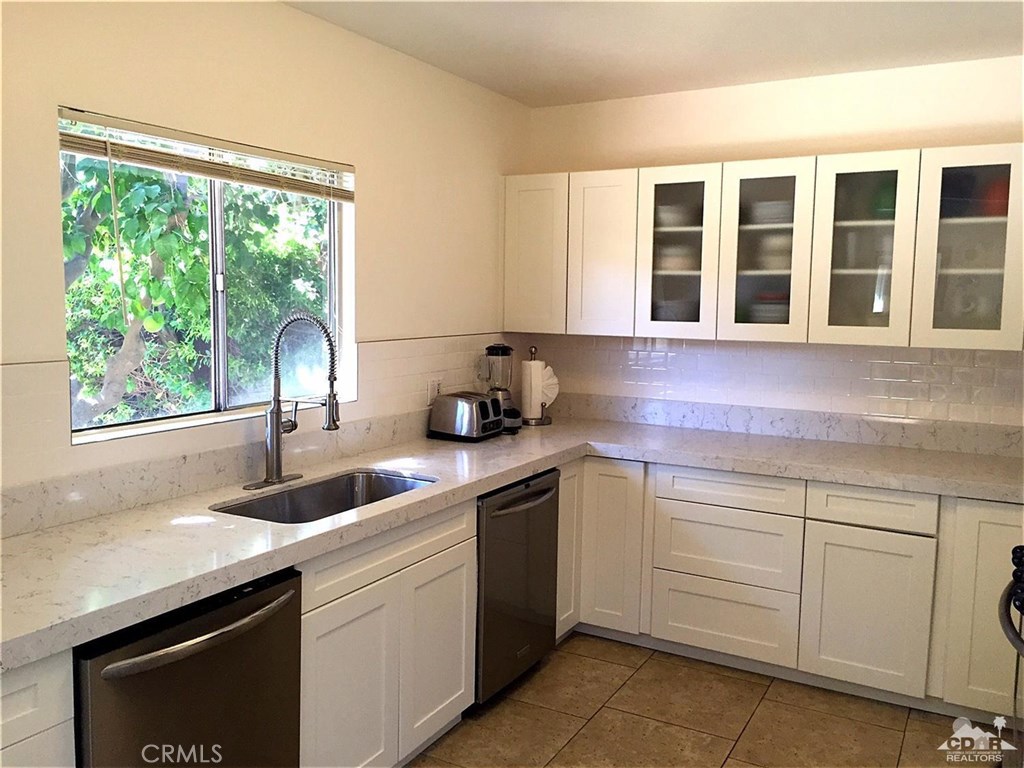 Tahquitz River Estat - Residential