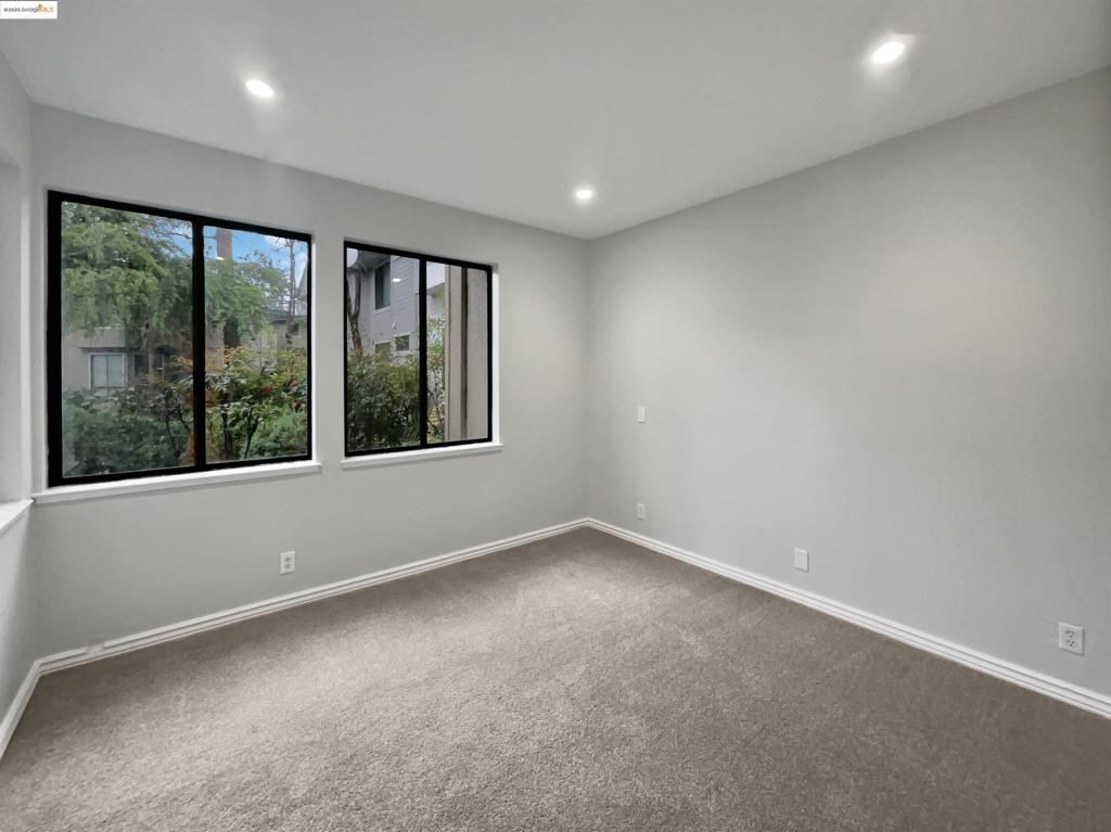 THE WATERFORDS - Residential