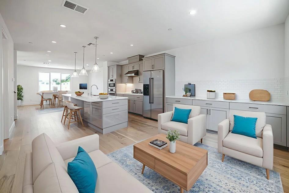 7017 Sunglow Terrace