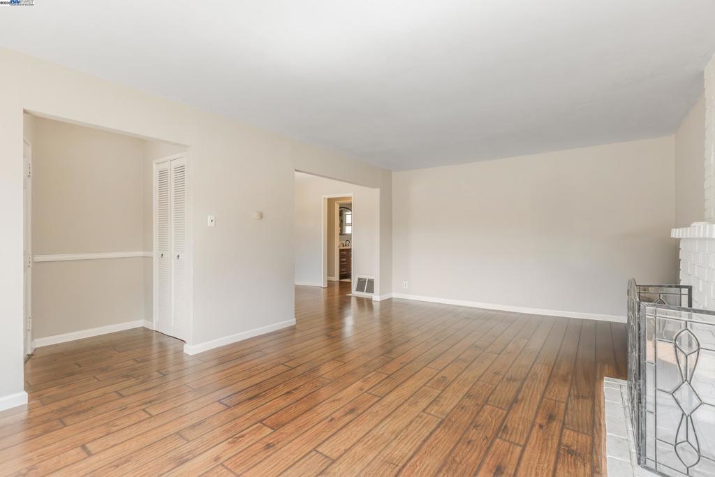 BAY WOOD - Residential