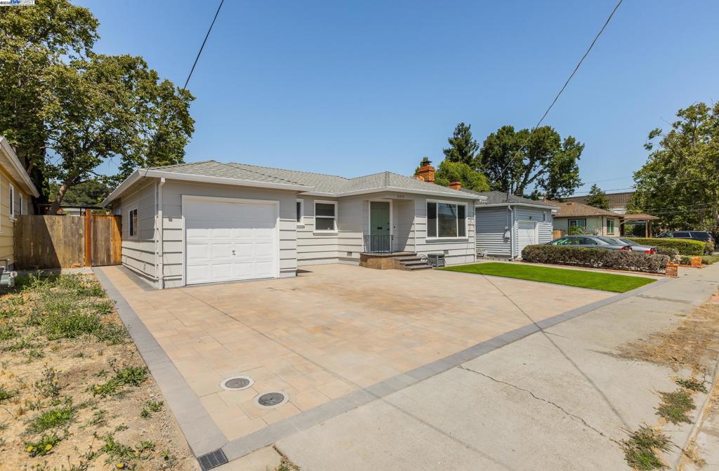 BAY WOOD - Residential