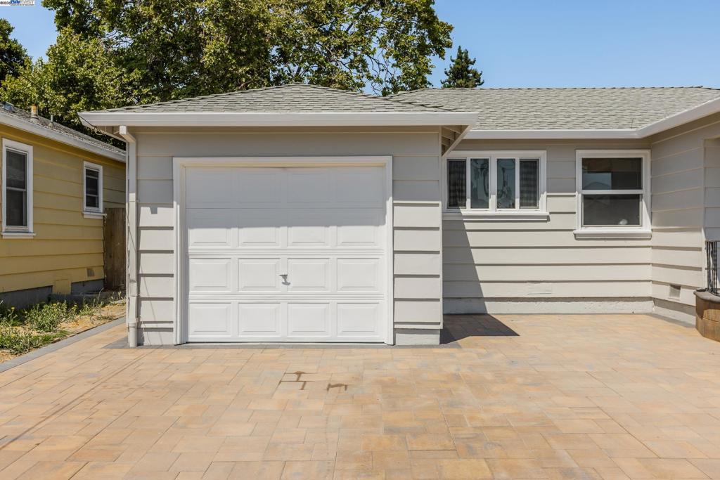 BAY WOOD - Residential