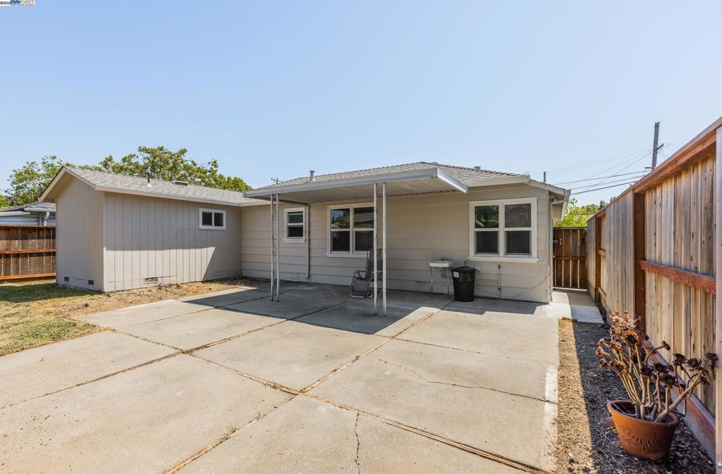 BAY WOOD - Residential