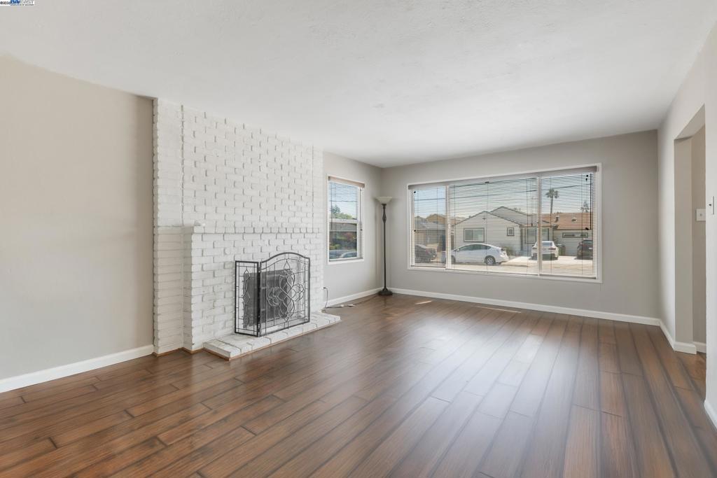 BAY WOOD - Residential